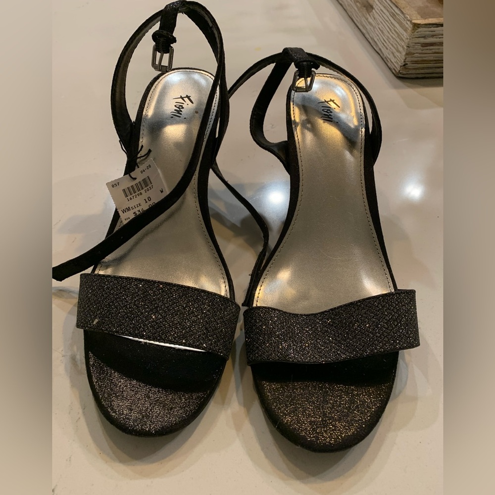 Black Heel NWT